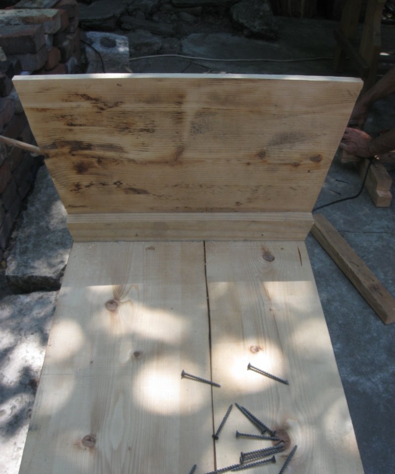 Making a wooden chaise