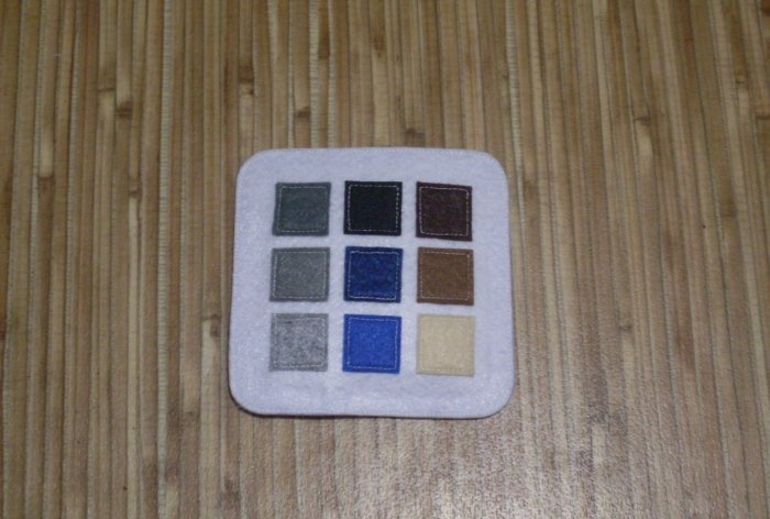 We sew a toy eyeshadow palette from felt