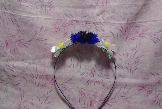Headband with wildflowers