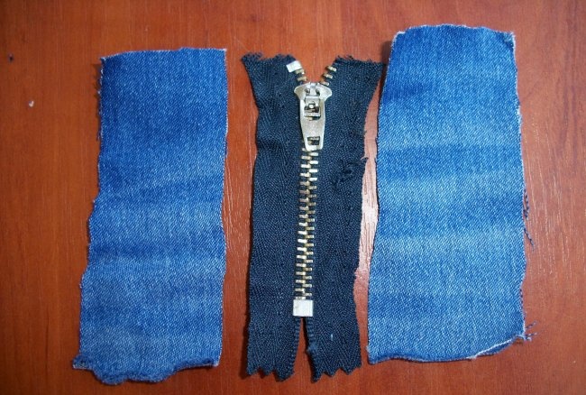 Vêtements pour poupée fabriqués à partir de vieux jeans