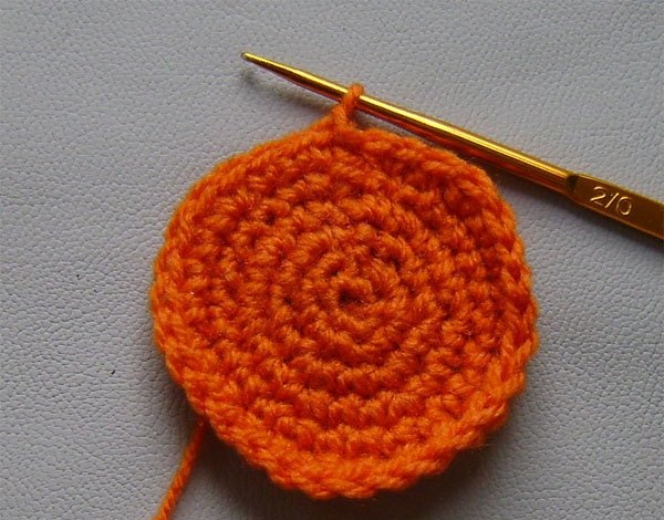 How to crochet a comforter for a newborn