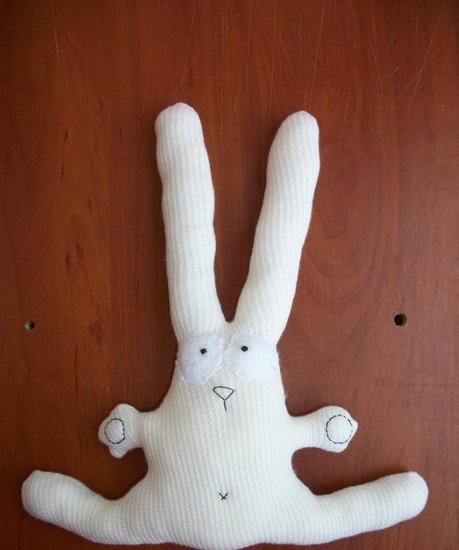 Khâu một chú thỏ bằng tay của chính bạn