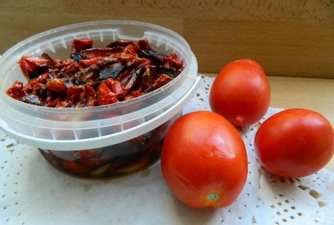 Pomodori secchi per l'inverno