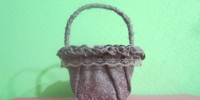 Basket made from a yoghurt jar