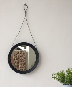 New mirror from an old frying pan