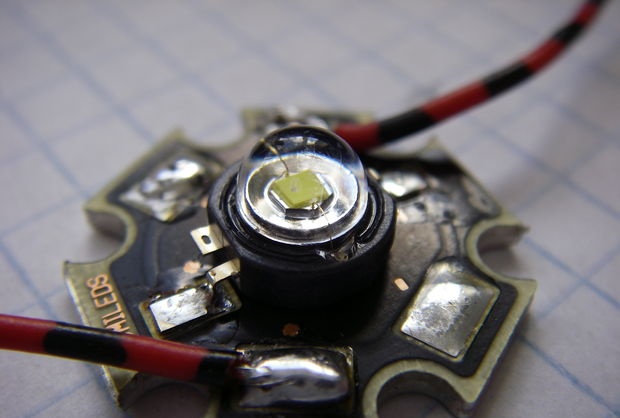 Isang simpleng driver para sa isang high-power LED