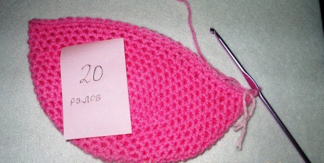 Crochet hat with a bow for a baby