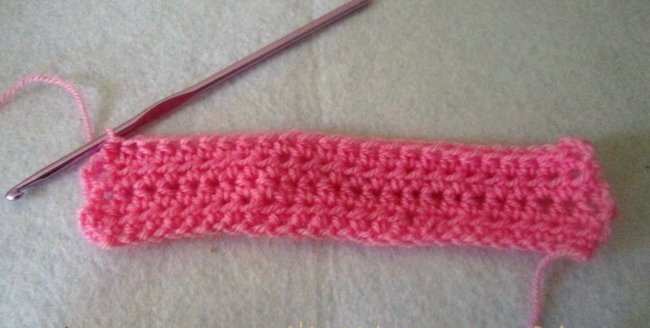 Bonnet au crochet avec un nœud pour bébé