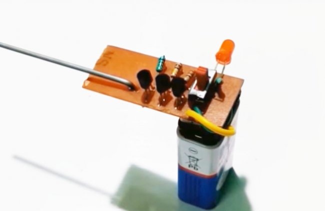 Einfacher Detektor für versteckte Kabel