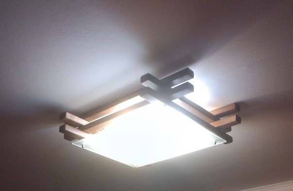 โคมไฟเพดานที่เรียบง่าย