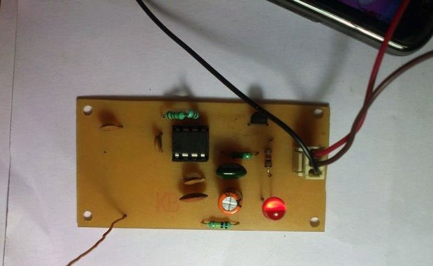 Jednoduchý obvod detektoru mobilního signálu