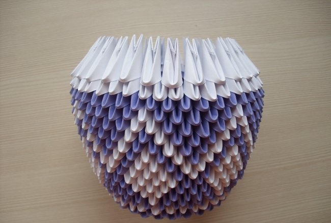 Βάζο από τριγωνικά στοιχεία origami