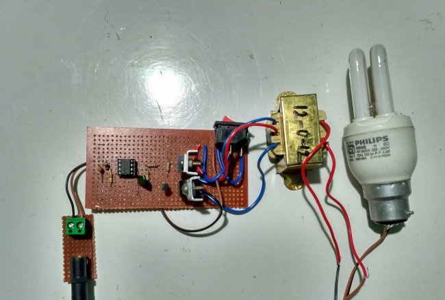 Simple inverter 12V - 220V 50Hz