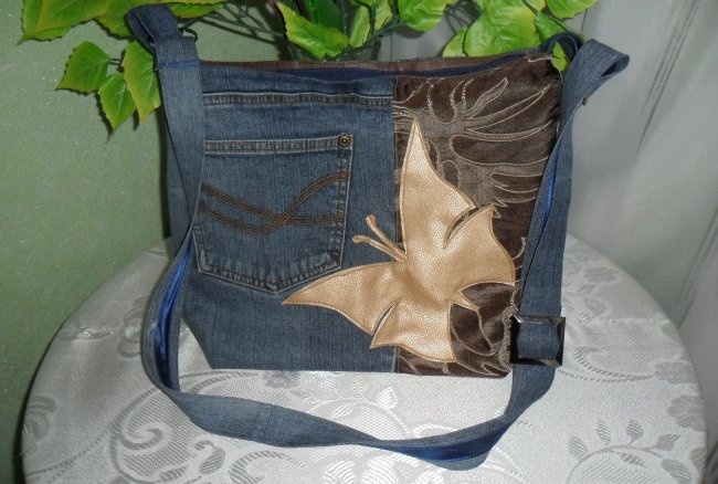 Bolso hecho con jeans viejos