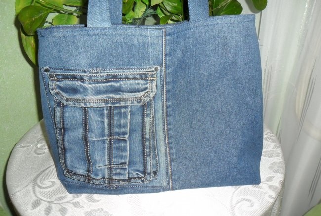 Väska gjord av gamla jeans