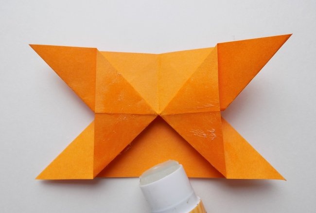 Πώς να φτιάξετε έναν σελιδοδείκτη κοάλα από χαρτί