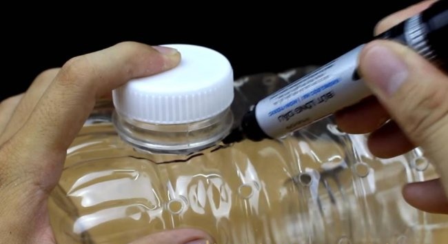 Makšķerēšana ar plastmasas pudeli