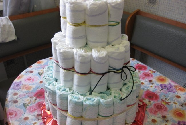 Darčeková torta vyrobená z plienok