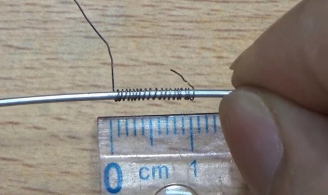 Mini soldering iron pinapagana ng baterya