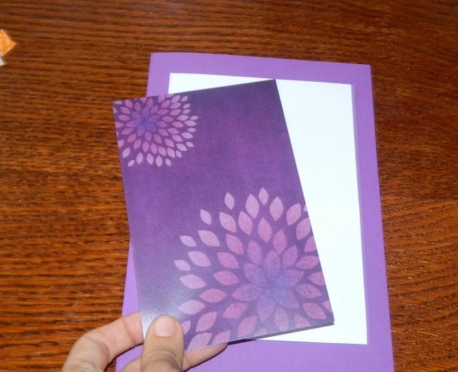 Carte poștală folosind tehnica quilling „Floare de volum”