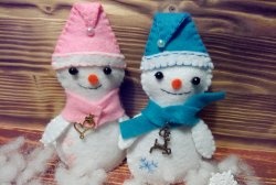 Снежни човеци от филц - висулки за елха