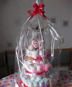 Gift cake made from diapers