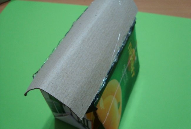 Libro caché de una caja de jugo