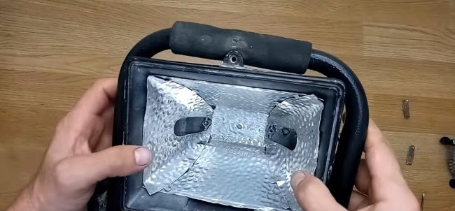 Umbau eines Halogenstrahlers in einen LED-Strahler