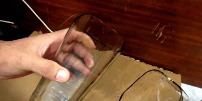 איך לחתוך בקבוק זכוכית