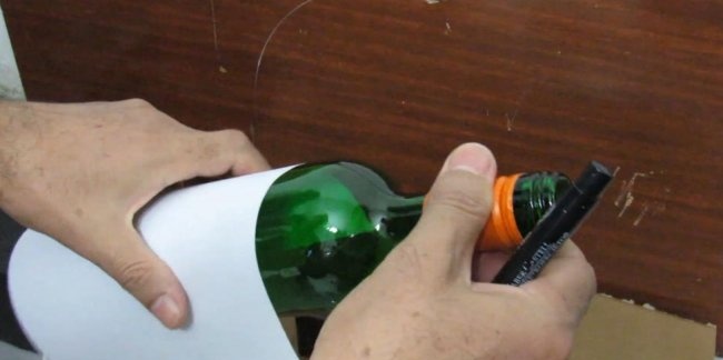 Wie man eine Glasflasche schneidet