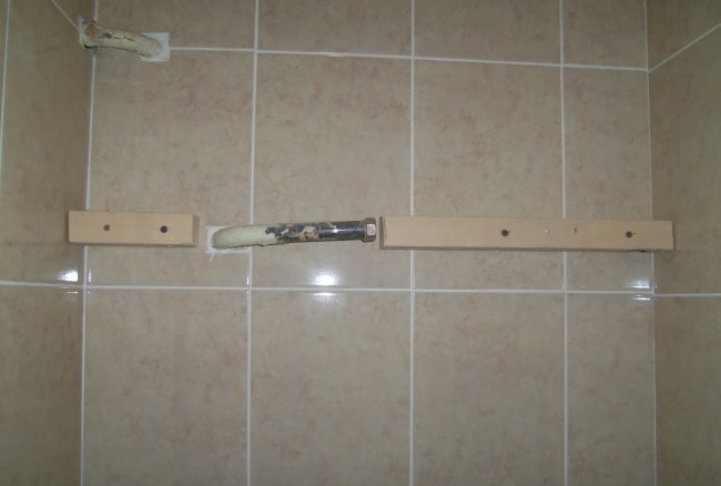 Kako napraviti originalnu policu u kupaonici