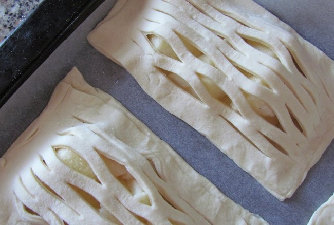 Bánh táo đơn giản làm từ bột làm sẵn