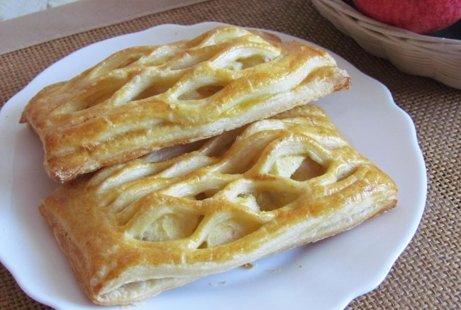 Simple apple puffs made from ready-made dough