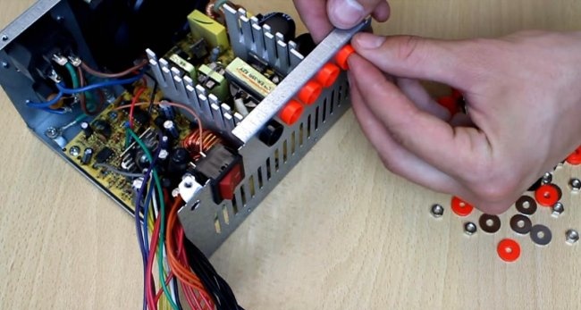 Laboratoriestrømforsyning fra en datamaskinstrømforsyning