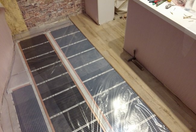 Installation of infrared film floor