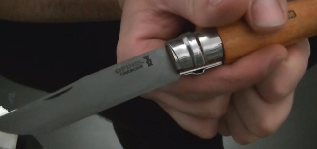 Brunir un ganivet amb àcid cítric