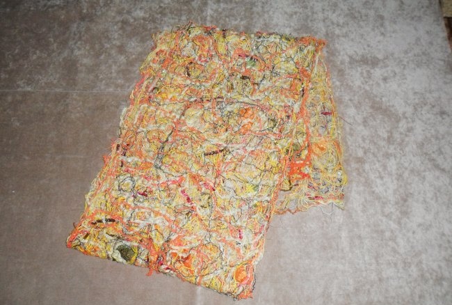 ความพยายามครั้งแรกของฉันในการทำผ้าพันคอโดยใช้เทคนิค Crazy Wool
