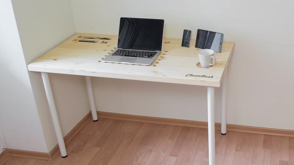 DIY moderní počítačový stůl