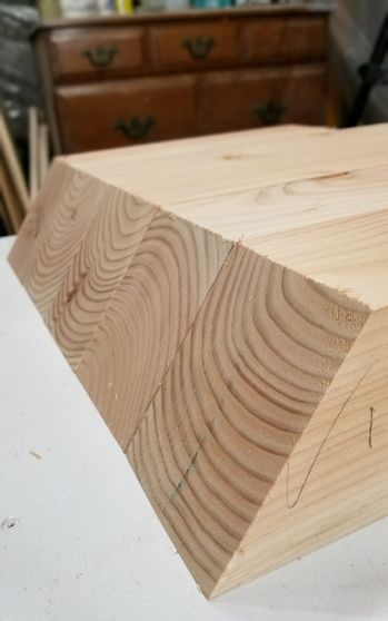 صنع طاولة رخام من الخرسانة بقاعدة من الخشب المحروق