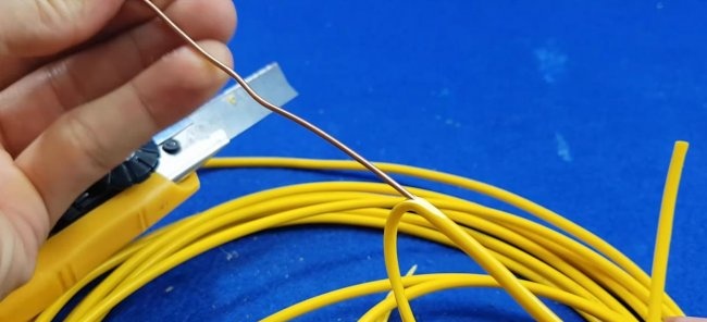 Soldering iron with instant heating