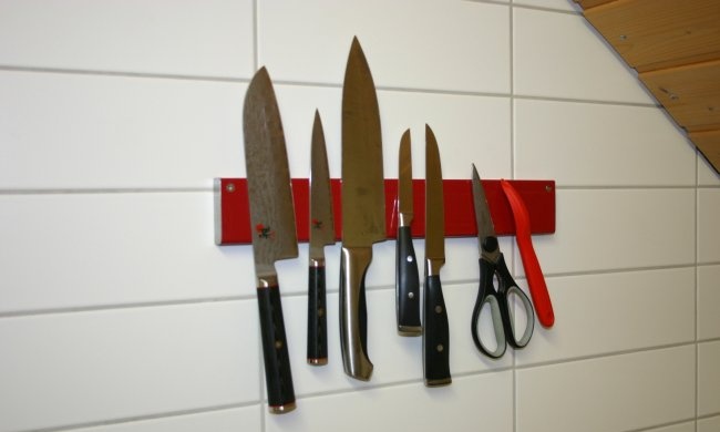 Suport magnetic pentru cuțite DIY