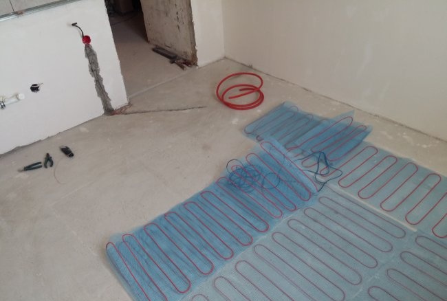 Single at double core heating mat