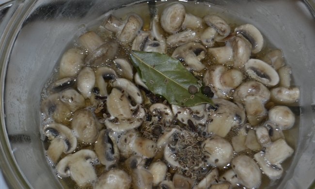 Champignon marinati