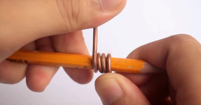 Mini soldering iron made from a lighter