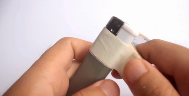 Mini soldering iron made from a lighter