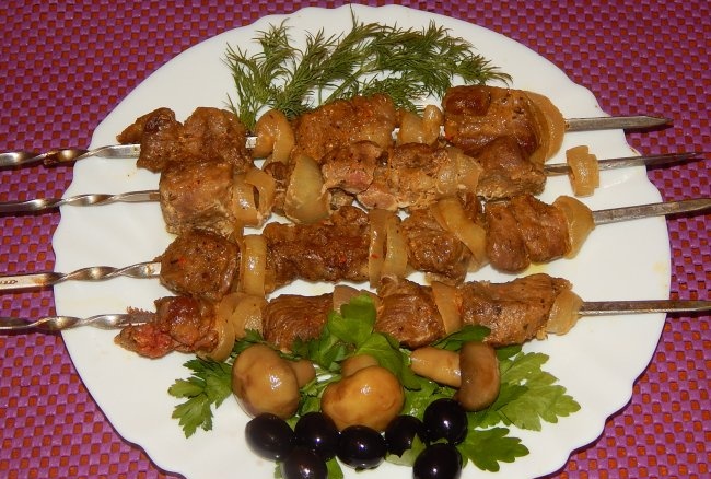 Shish kebab la cuptor