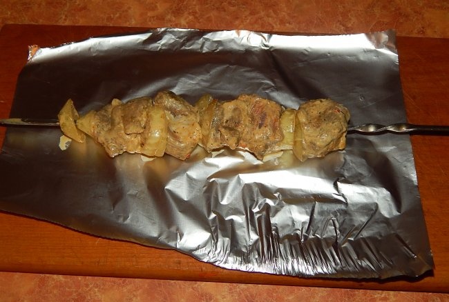 Shish kebab dalam ketuhar