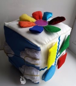How to sew a developmental cube for a baby