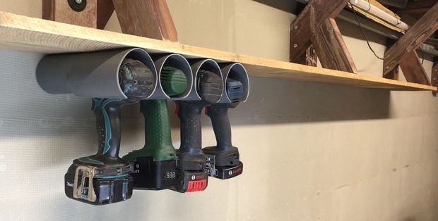 Screwdriver holder made of PVC pipe