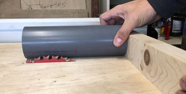 Porta tornavís fabricat amb tub de PVC